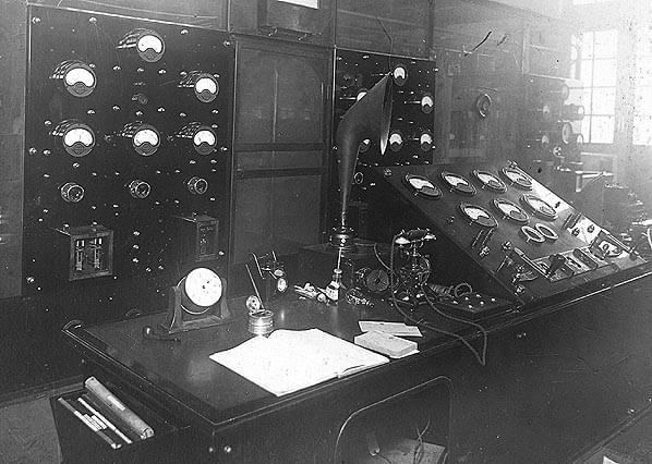 Control Table and Exciter Enclosures - The original VLF Control (Rugby Radio Museum)