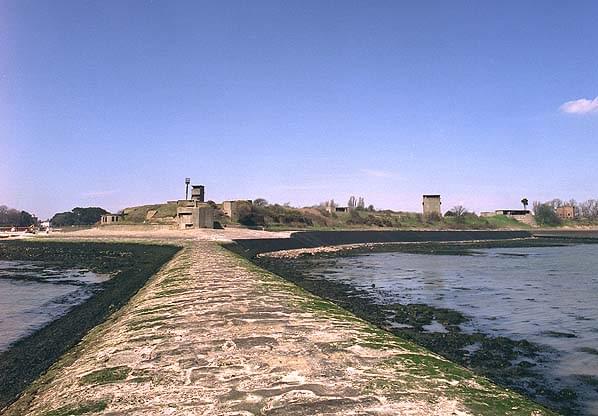 From right to left, RDF tower, 1941 6-inch Mark VII emplacement, BOP, 1910 6-inch northern emplacement, pillbox with AA emplacement on top of it, EXDO post with Cornwallis BOP behind and coast artillery searchlight (Nick Catford)