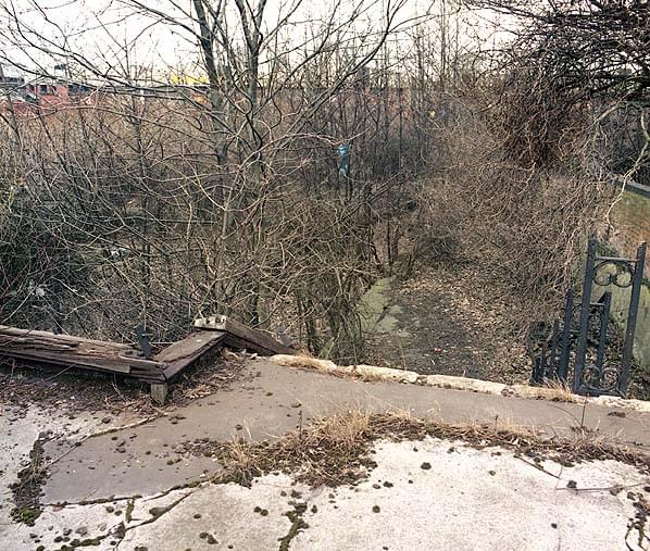 Looking down onto Platform 1 from the footbridge in February 1986 (Nick Catford)
