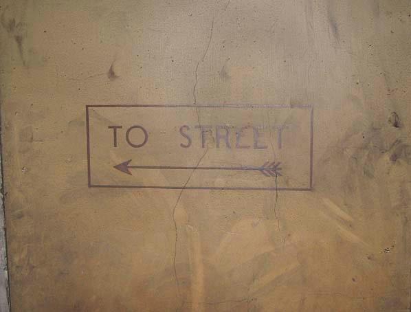 Sign on the wall of the exit subway (Andrew Smith)