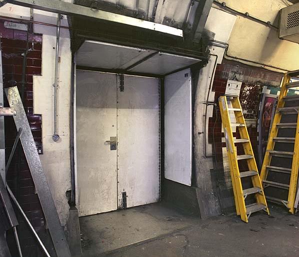 Blocked cross passage between Platforms 6 and 4 at Holborn in 2008 (Nick Catford)