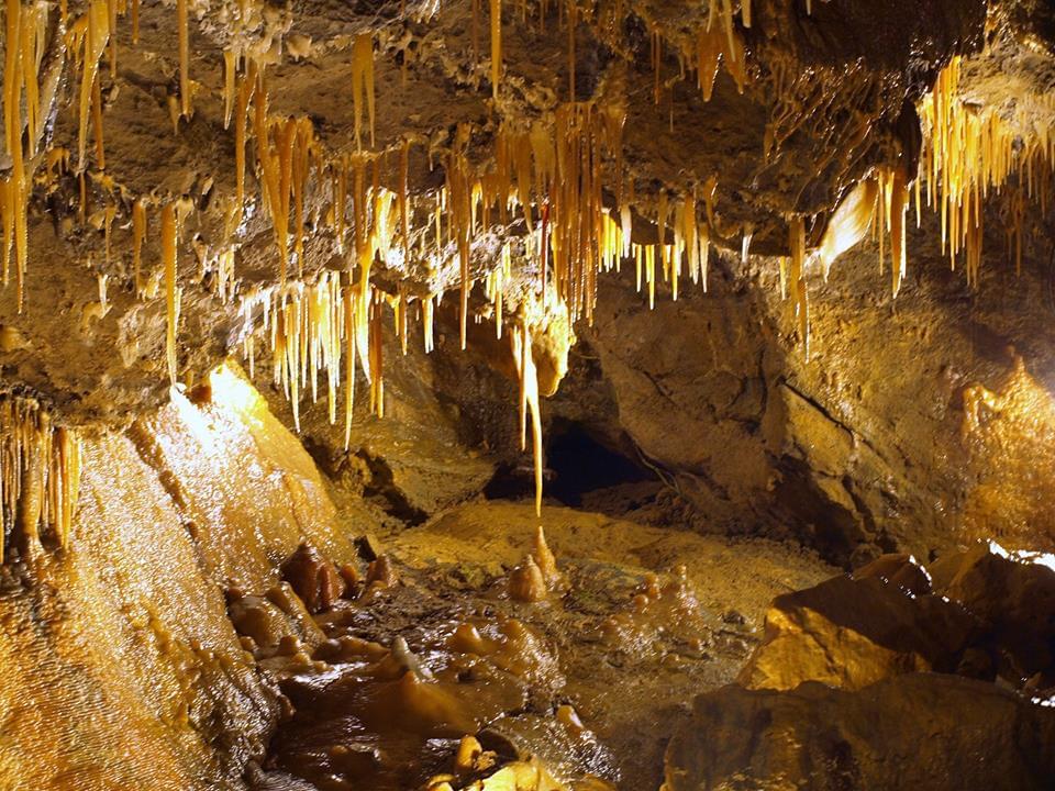 Cave with stalactites (Treak Cliff Cavern)