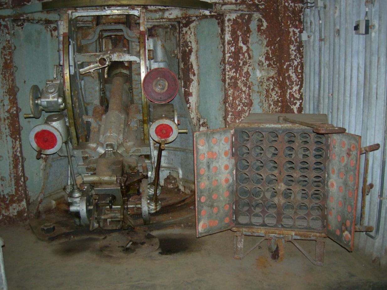 Artillery Piece still in situ at Fort Eben-Emael (Martin Dixon)