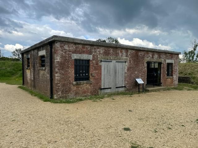 Tool store (Neil Iosson / 2021)