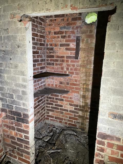 Cupboard, WW2 building (Neil Iosson / 2021)