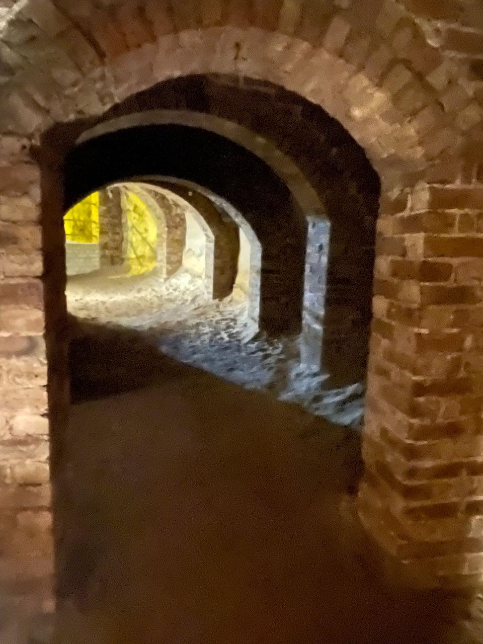 Area with brick arch reinforcement (Neil Iosson / 2021)