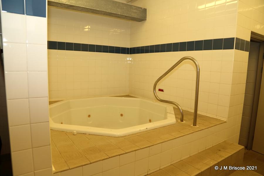 RAF Machrihanish - United States Navy NSWU 2 Seals Training Establishment - Jacuzzi (Martin Briscoe)