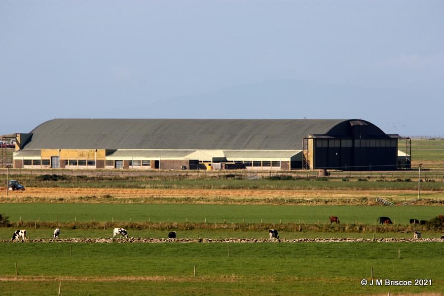 RAF Machrihanish - Gaydon Hangar (Martin Briscoe)