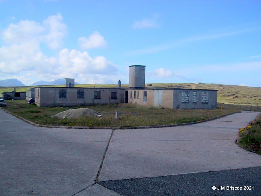 Aird Uig (radio transmitting station) 30.07.2003 (Martin Briscoe)