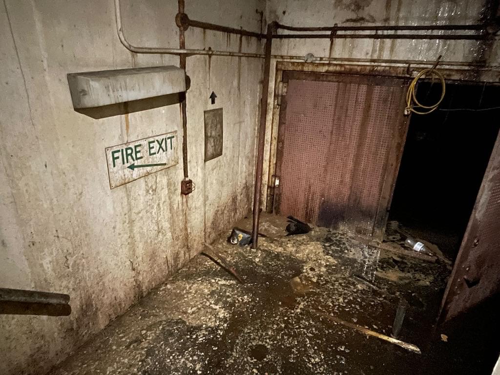 Depth of current flooding on the main stairway (Neil Iosson - 2021)