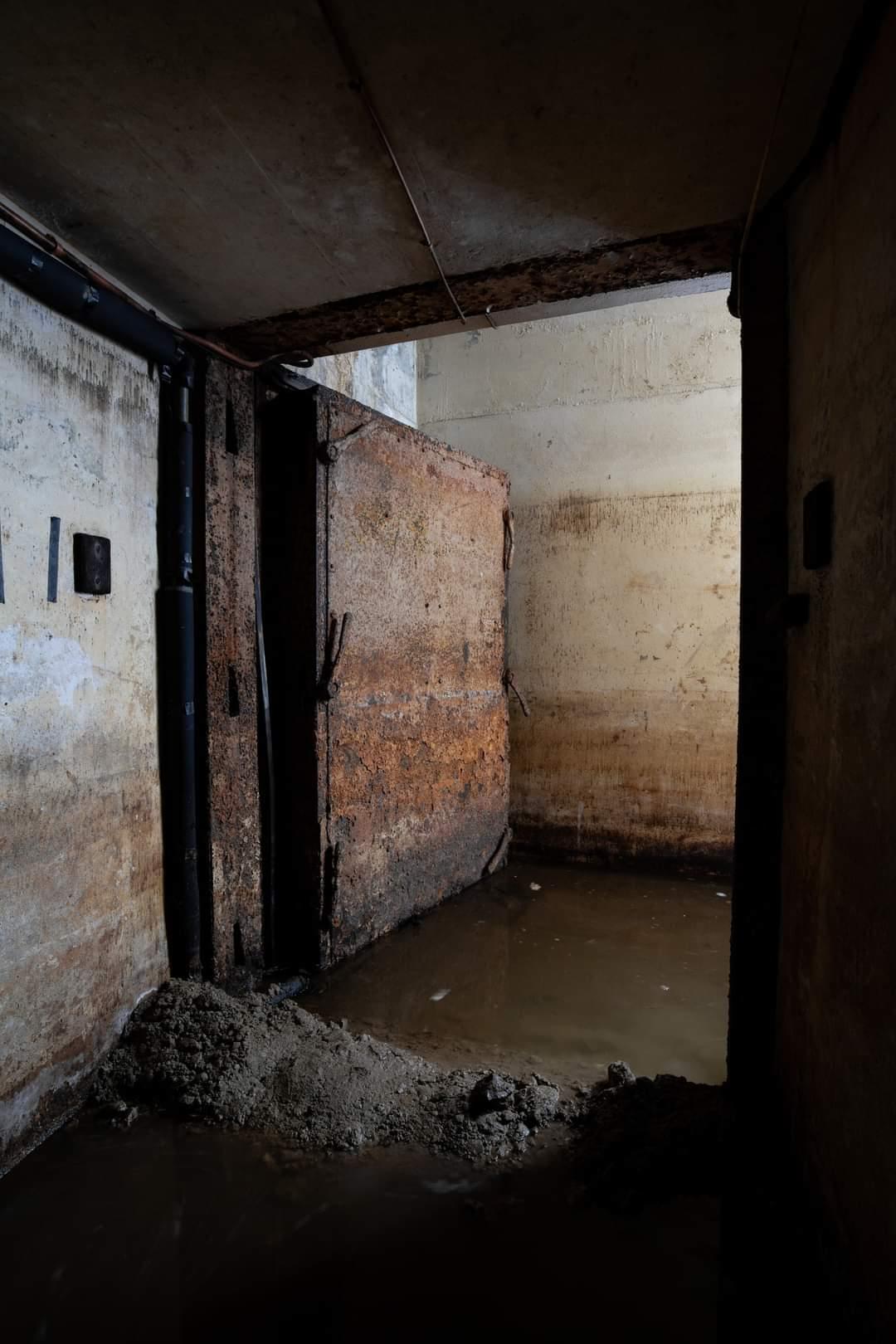 Blast door (Callum Cromwell)