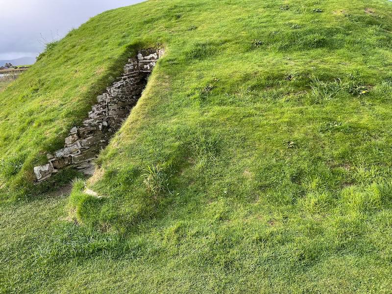 Chamber entrance (Neil Iosson - 2021)