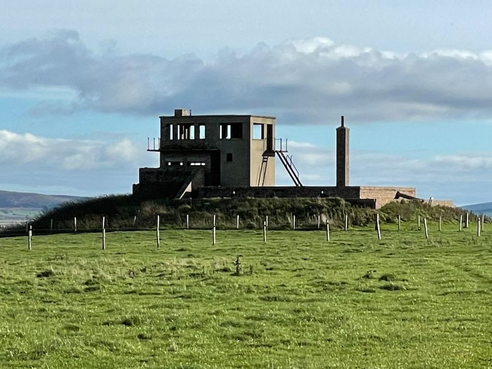 Control tower exterior (Neil Iosson - 2021)