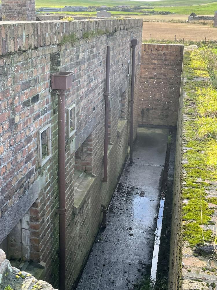 Semi-sunken battle headquarters (Neil Iosson - 2021)