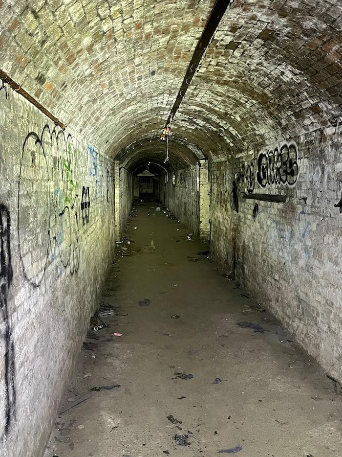 Main corridor (Neil Iosson - 2022)