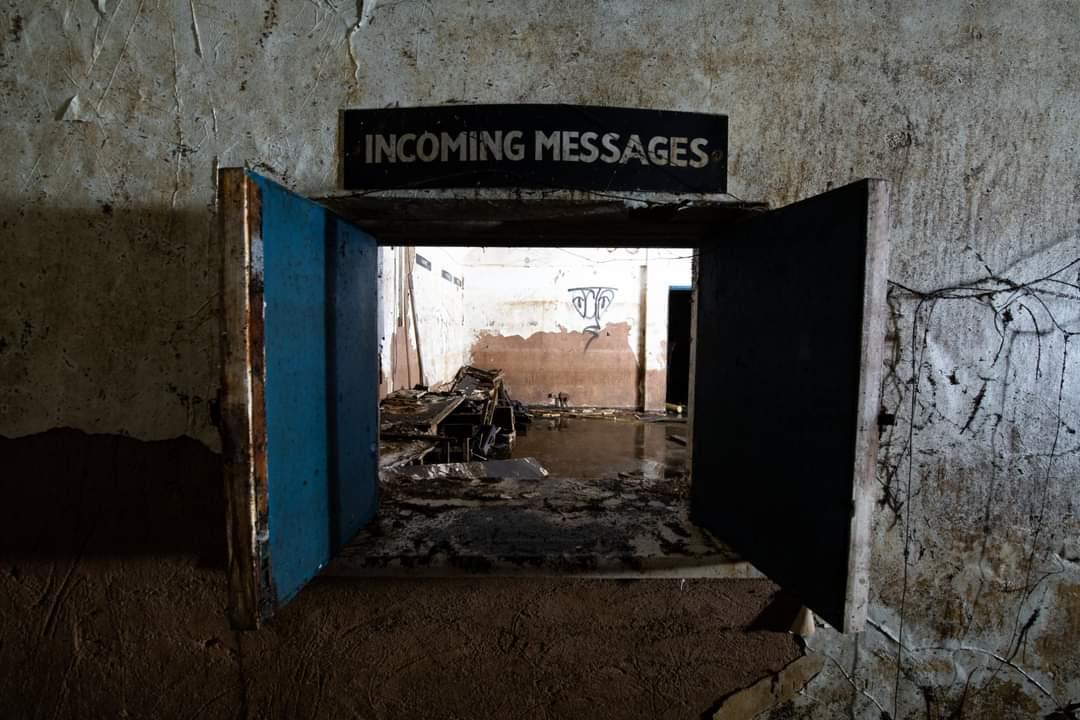 Messages hatch (Callum Cromwell - 2022)