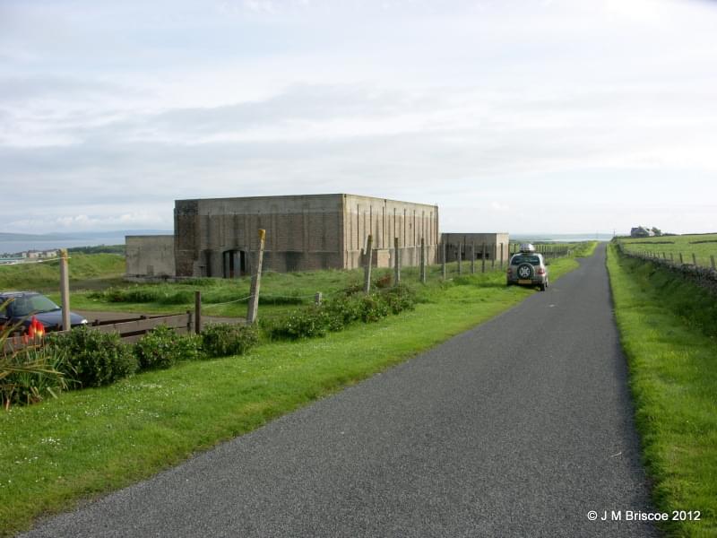 The Black Building in 2004 (Martin Briscoe)