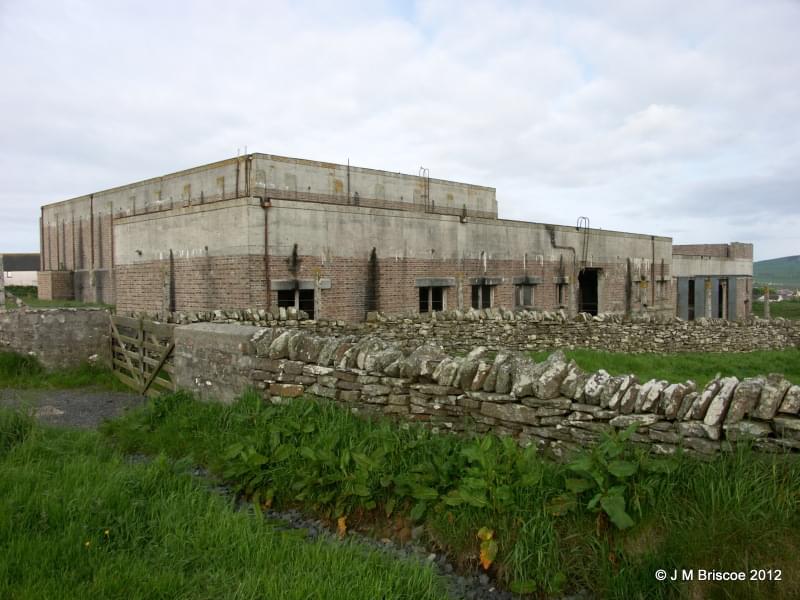 The Black Building in 2004 (Martin Briscoe)