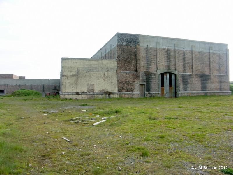 The Black Building in 2004 (Martin Briscoe)