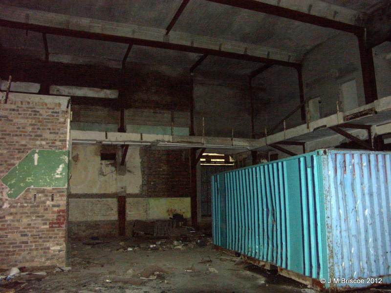 The Black Building in 2004 (Martin Briscoe)