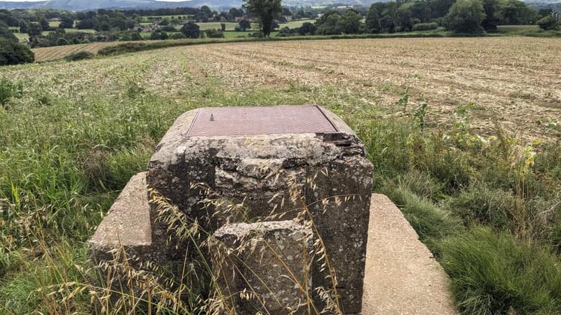 ROC POST ROGATE, HAMPSHIRE (Ian T)