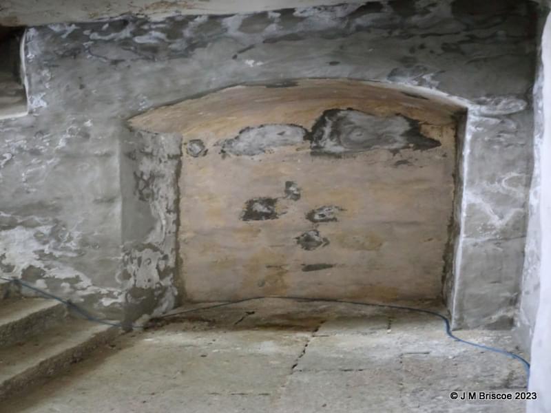 Aboyne-Dinnet Vault - original access, now blocked off (Martin Briscoe)