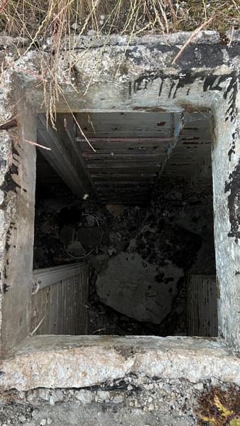 Stoke Orchard ROC Post - building near site (Alex Byles)