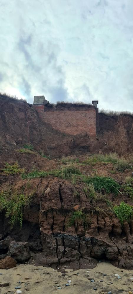 Probably Tunstall / Withernsea TA 31180 31975 Sept. 2024 or a pillbox (Paul Owen)