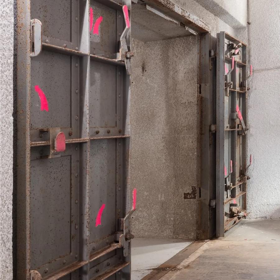 Blast doors (© Quintin Lake, 2019)