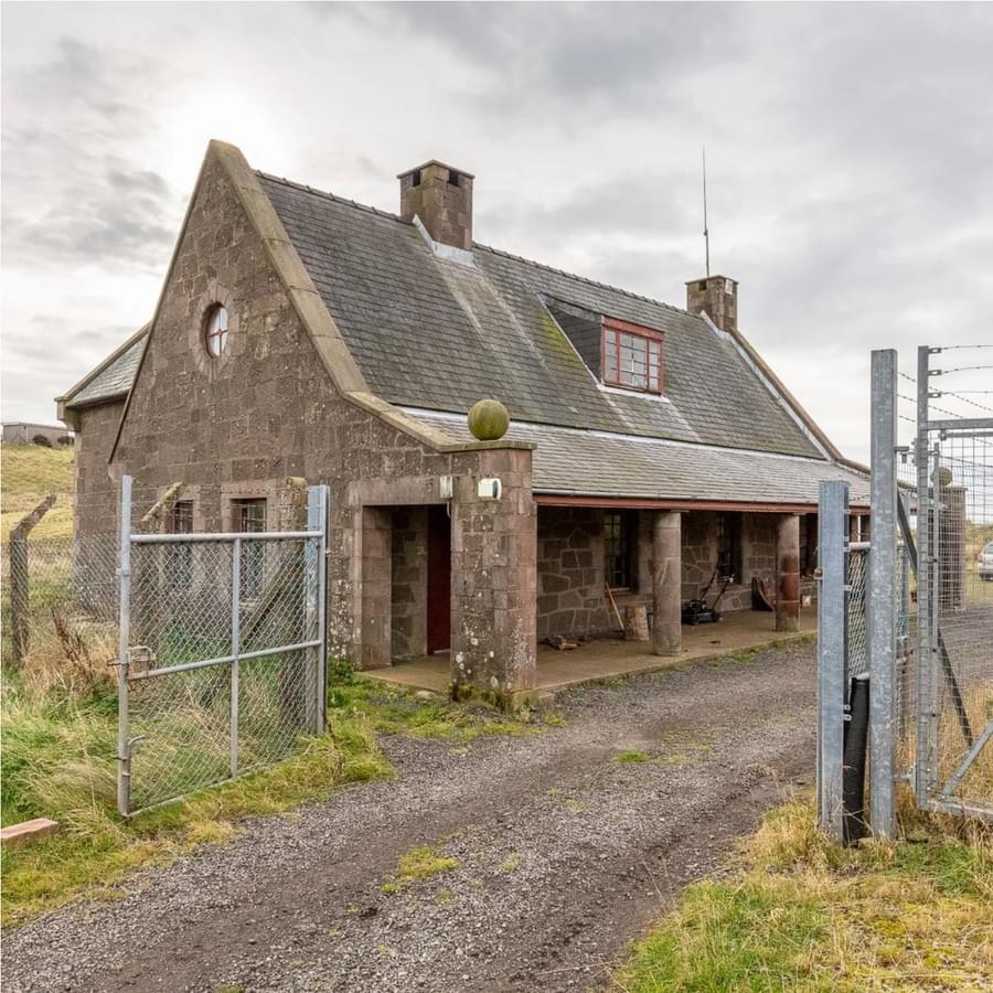 Guardhouse, RAF Inverbervie Cold War Radar Station Bunker (Now Bervie Brow Research Station), Aberdeenshire, Scotland. (© Quintin Lake, 2019)