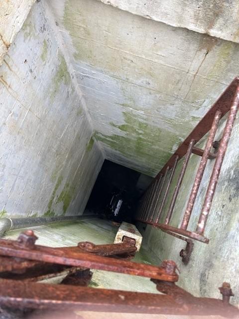 Praze ROC Post (Louis Richards )