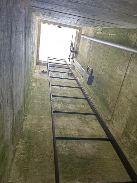 Praze ROC Post (Louis Richards )