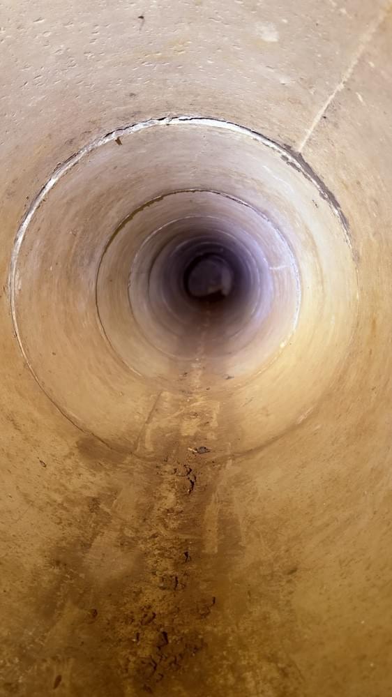Escape tunnel (Neil Iosson - 2026)