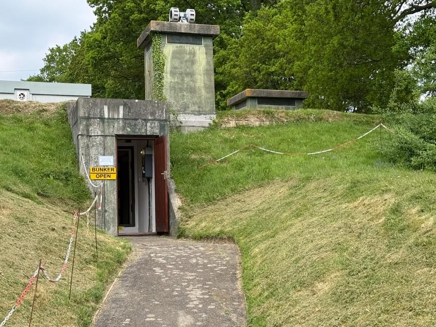 Main entrance (Neil Iosson - 2025)