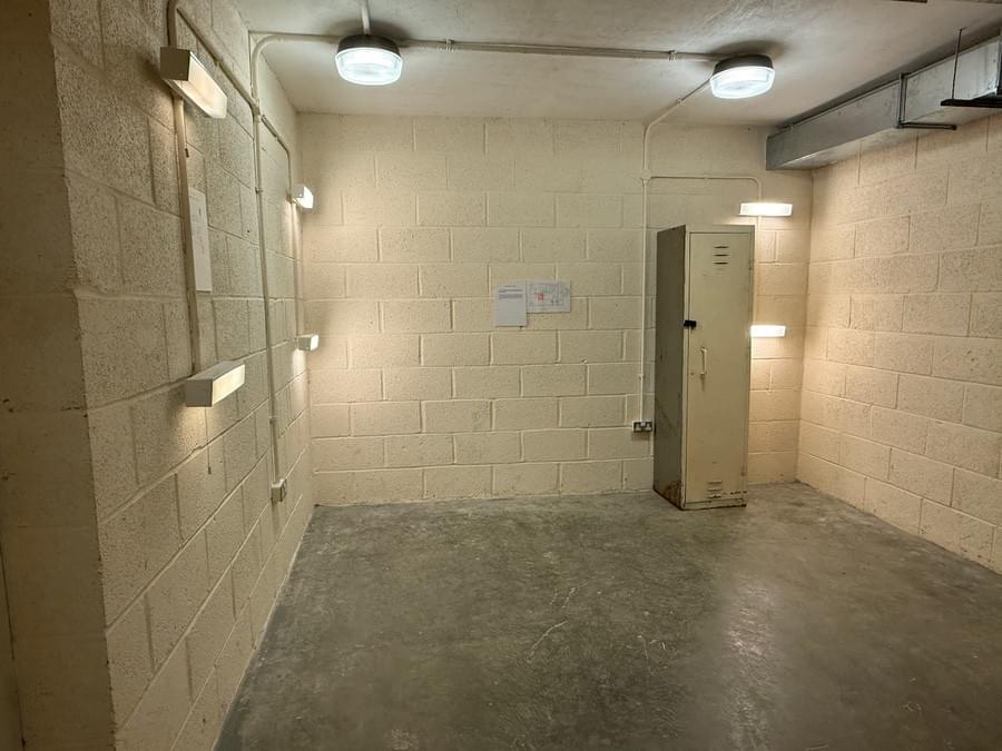 Dormitory (Neil Iosson - 2025)