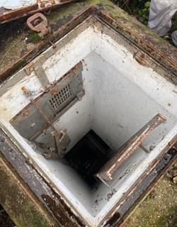 Chilton Polden ROC Post - looking down the hatch the hatch from the outside the monitoring room.  - 25/07/2026 (Matthew Stevens)