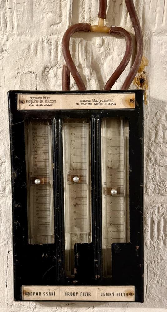 Air pressure indicators (Neil Iosson - 2025)